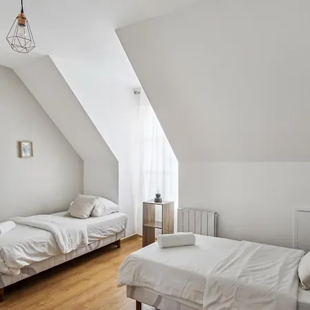 Chic Friendly And Spacious House Apartment