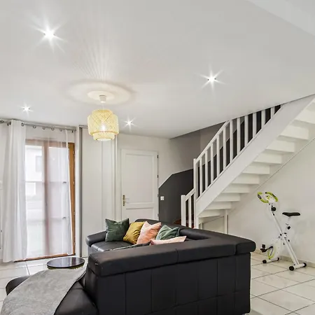 Apartment Chic Friendly And Spacious House Meaux