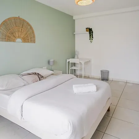 Chic Friendly And Spacious House Apartment *