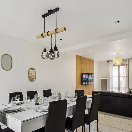 Chic Friendly And Spacious House Meaux
