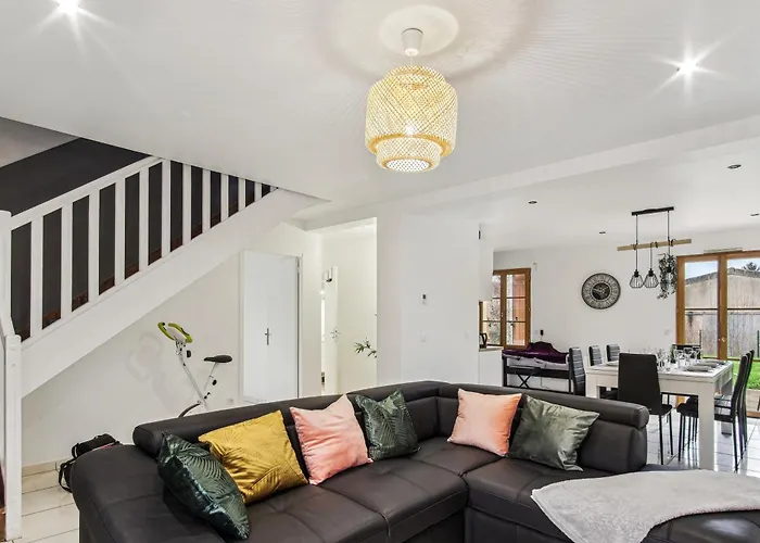 Appartement Chic Friendly And Spacious House Meaux